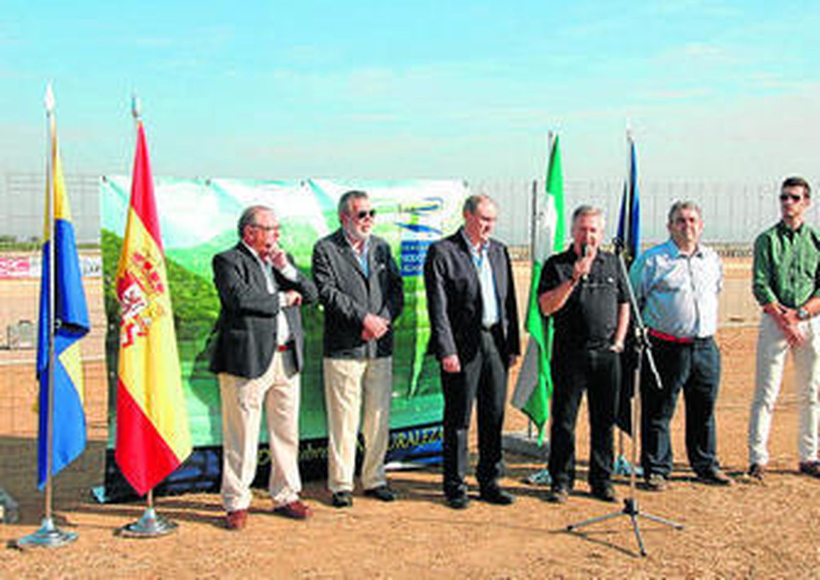 Autoridades en la inauguración del festival, ayer en Palma del Río.