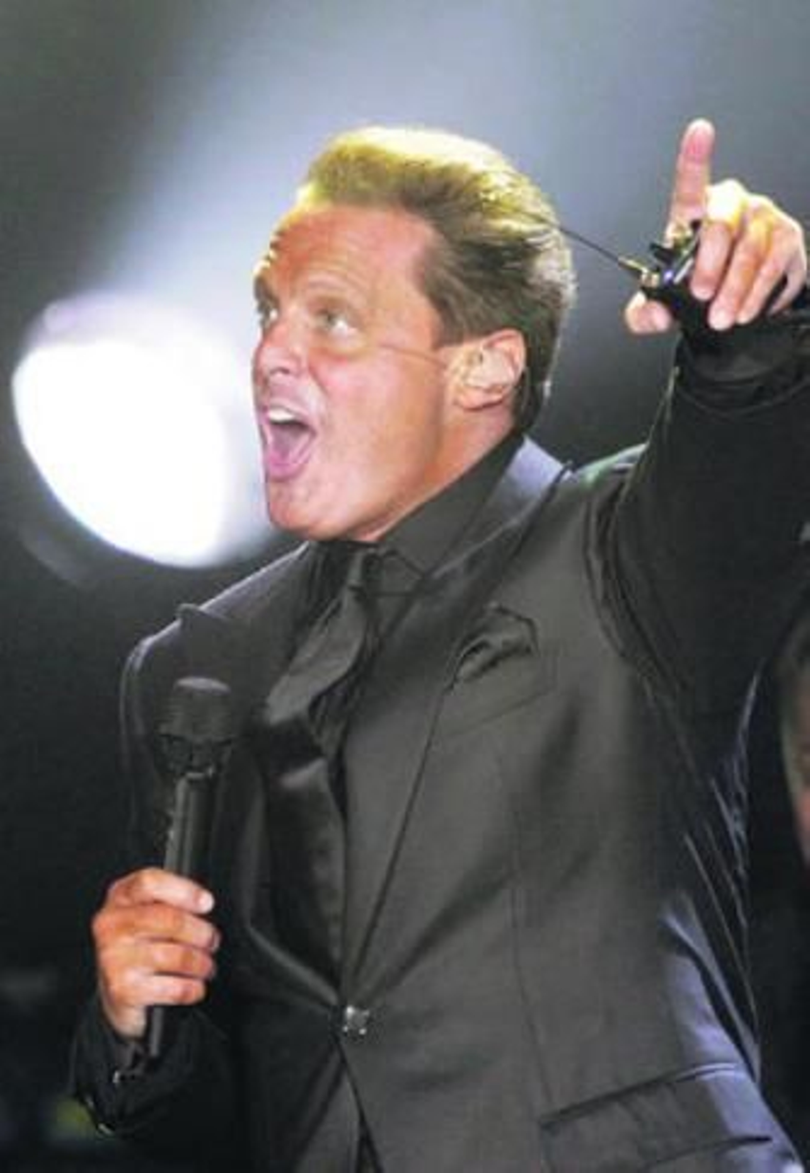 Luis Miguel.