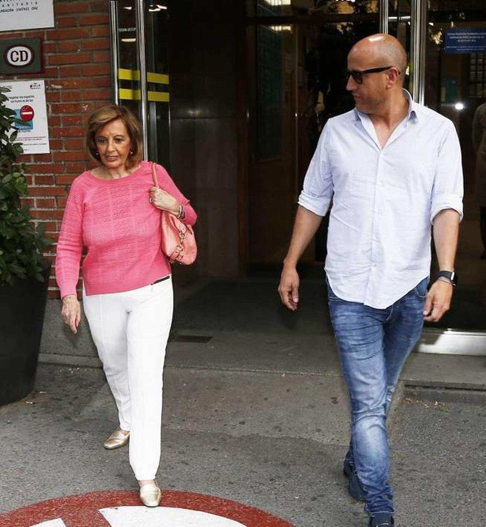 María Teresa Campos sale del centro donde ha sido intervenida su hija