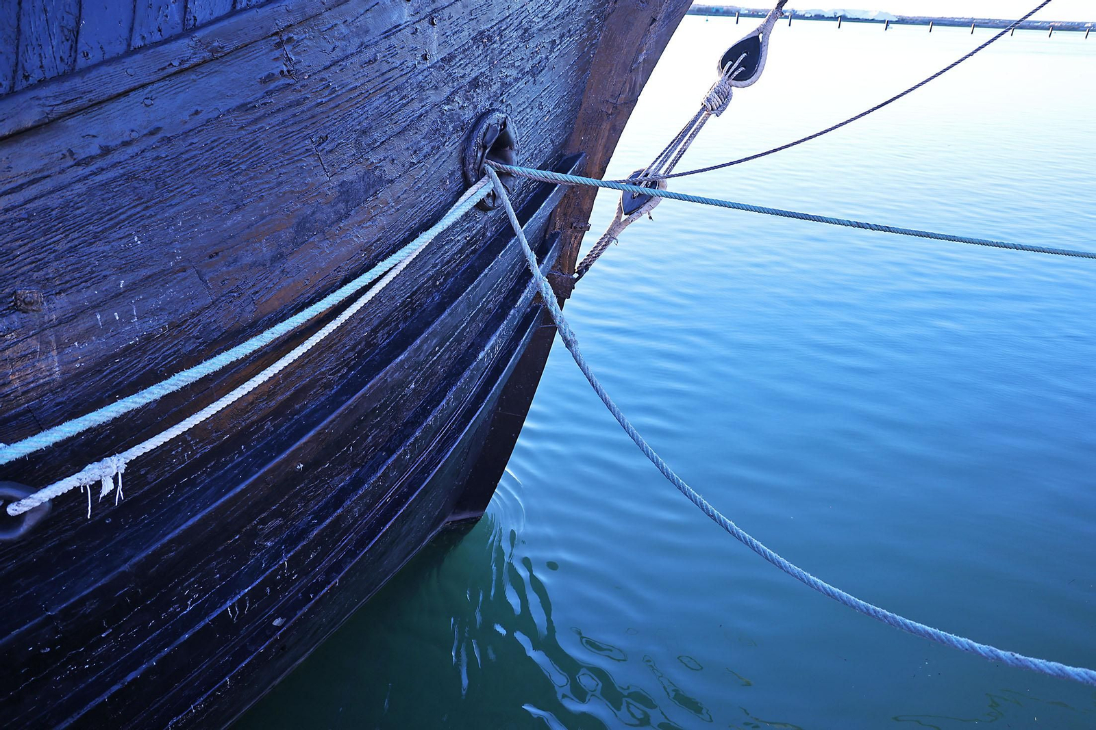 Imágenes de la Nao Victoria en el muelle de Levante