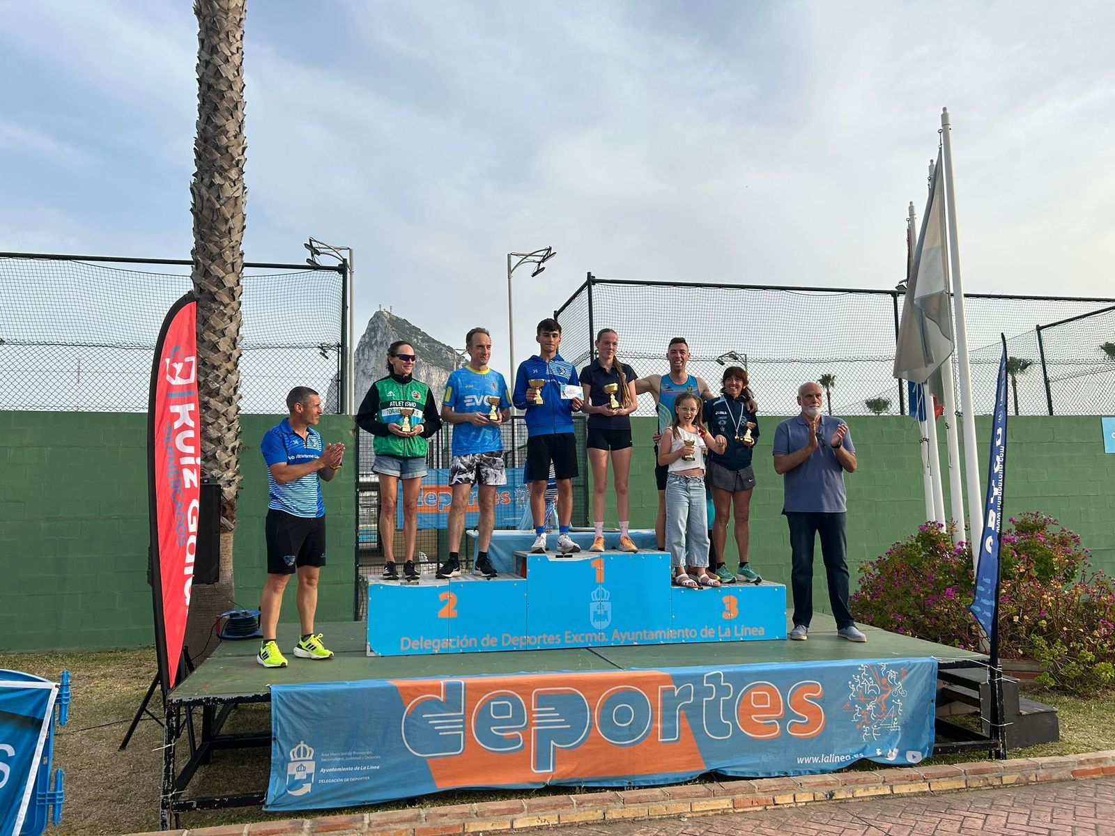 Kethetine Rogers y Antonio Molina, ambos del CAL, ganan la II Milla Urbana de La Línea