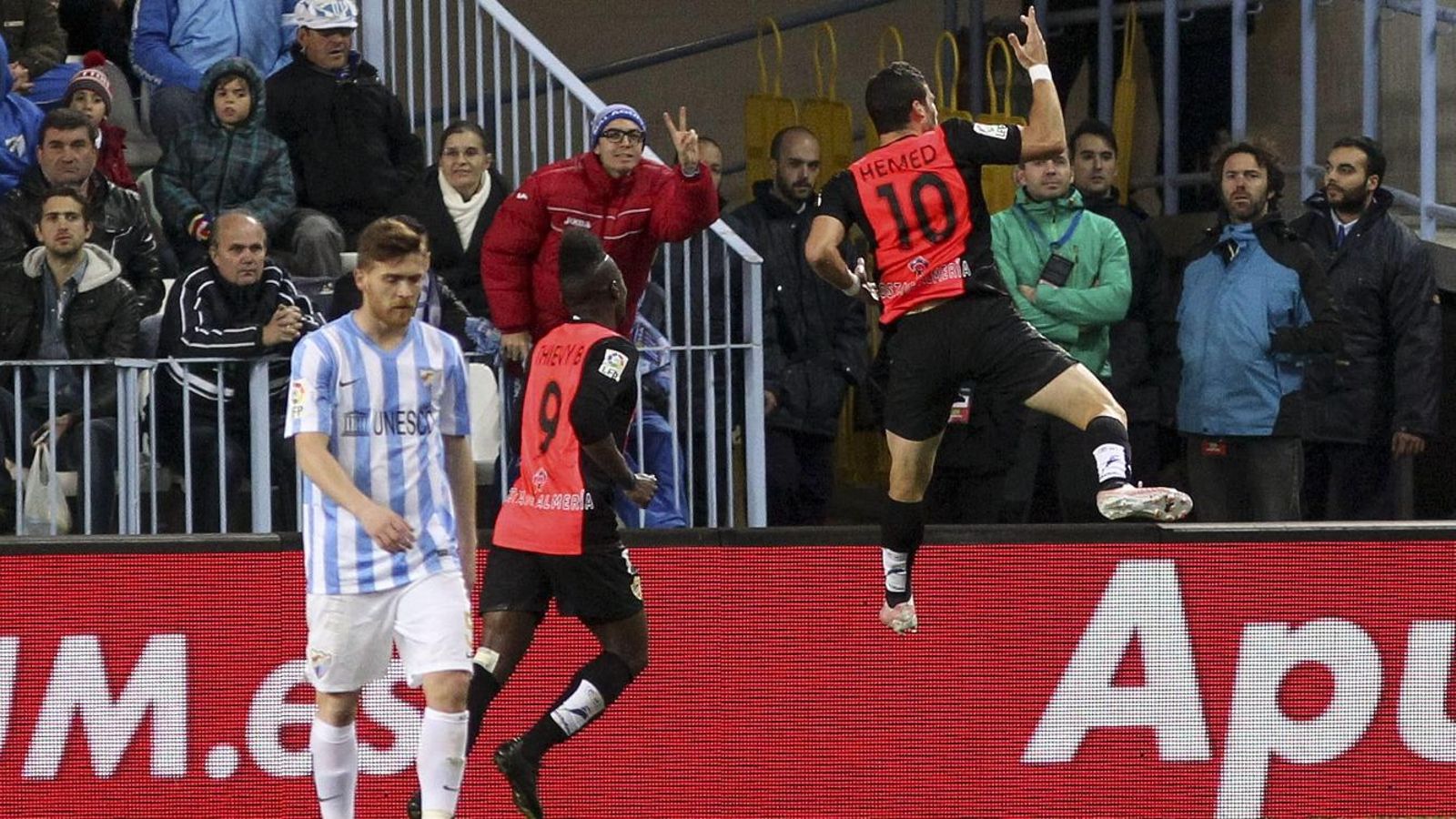 Tomer Hemed celebra su segundo tanto a los malagueños en el curso 2014-15.