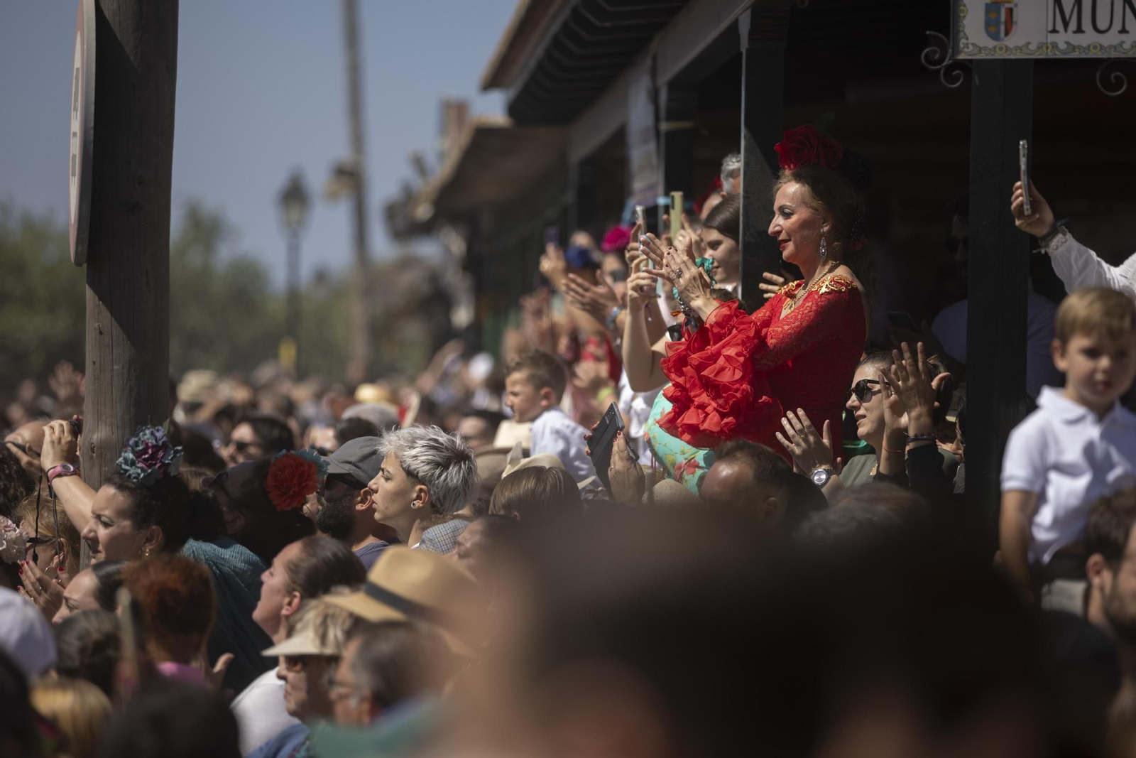Las mejores imágenes de la procesión de la Virgen del Rocío en la aldea