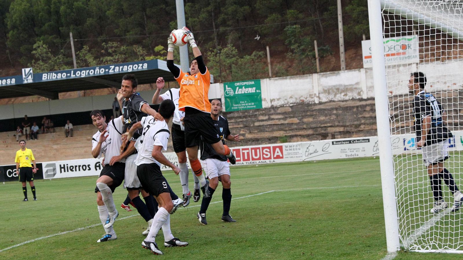El José Antonio Elola de Tudela asistió al primer pase copero lucentino, ante el Tudelano en 2010.