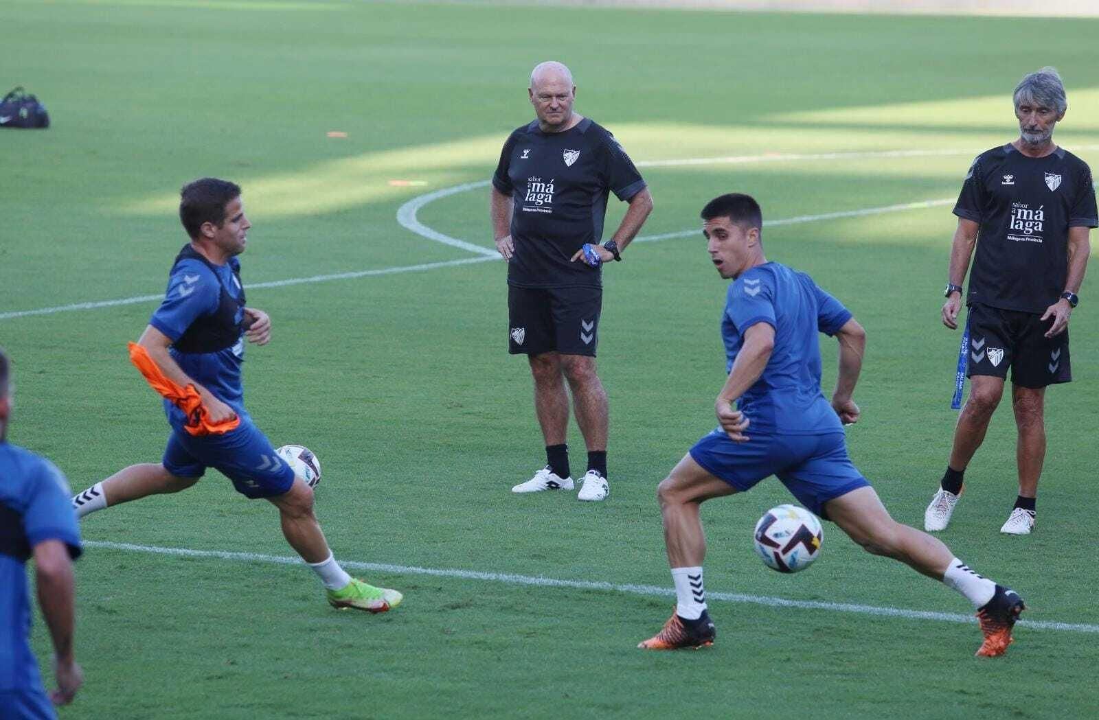 Galería: Entrenamiento del Málaga CF a puerta abierta, primero a las órdenes de Pepe Mel