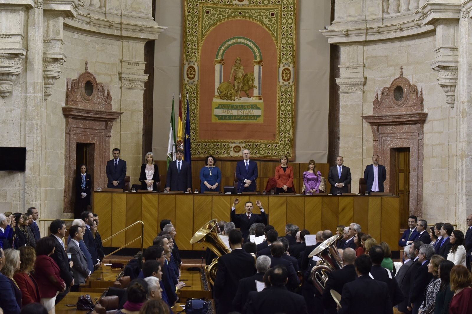 Un momento del acto institucional en el Parlamento.