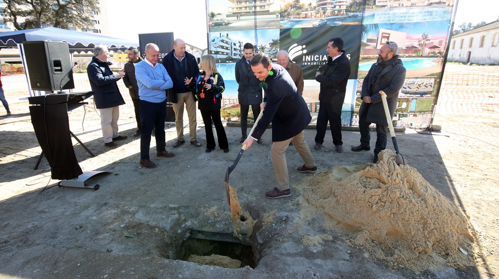 Primera piedra del proyecto residencial Willians Plaza en Jerez