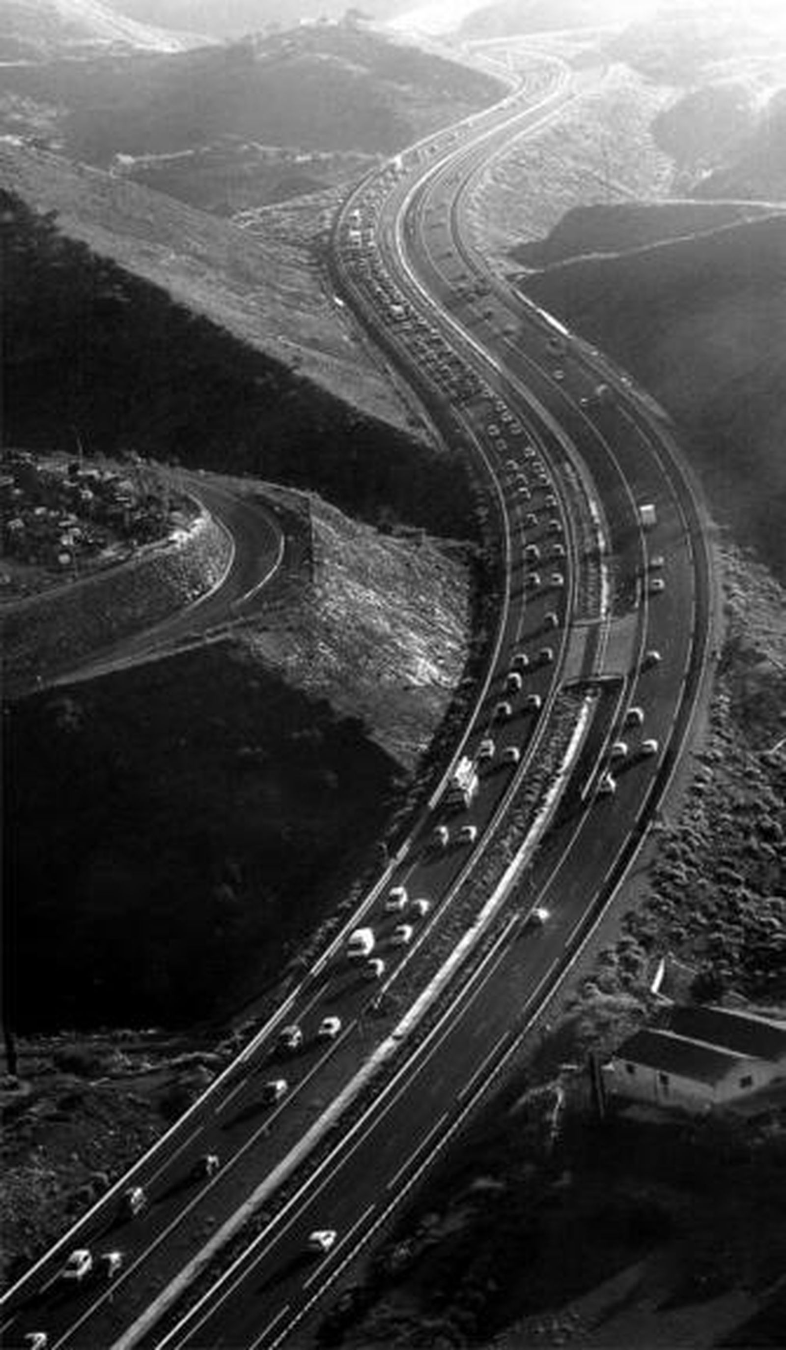 Las vías de circunvalación de Málaga soportan un inteso tráfico a diario.