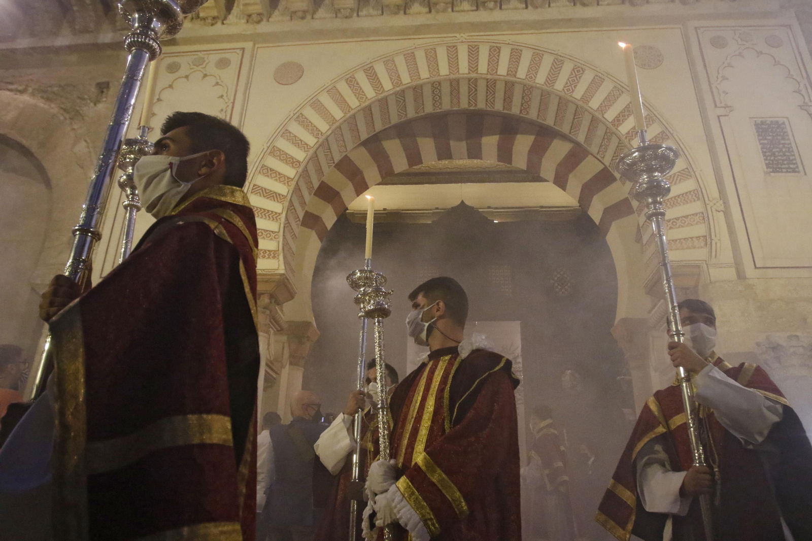 La salida extraordinaria del Señor de la Salud de Córdoba, en imágenes