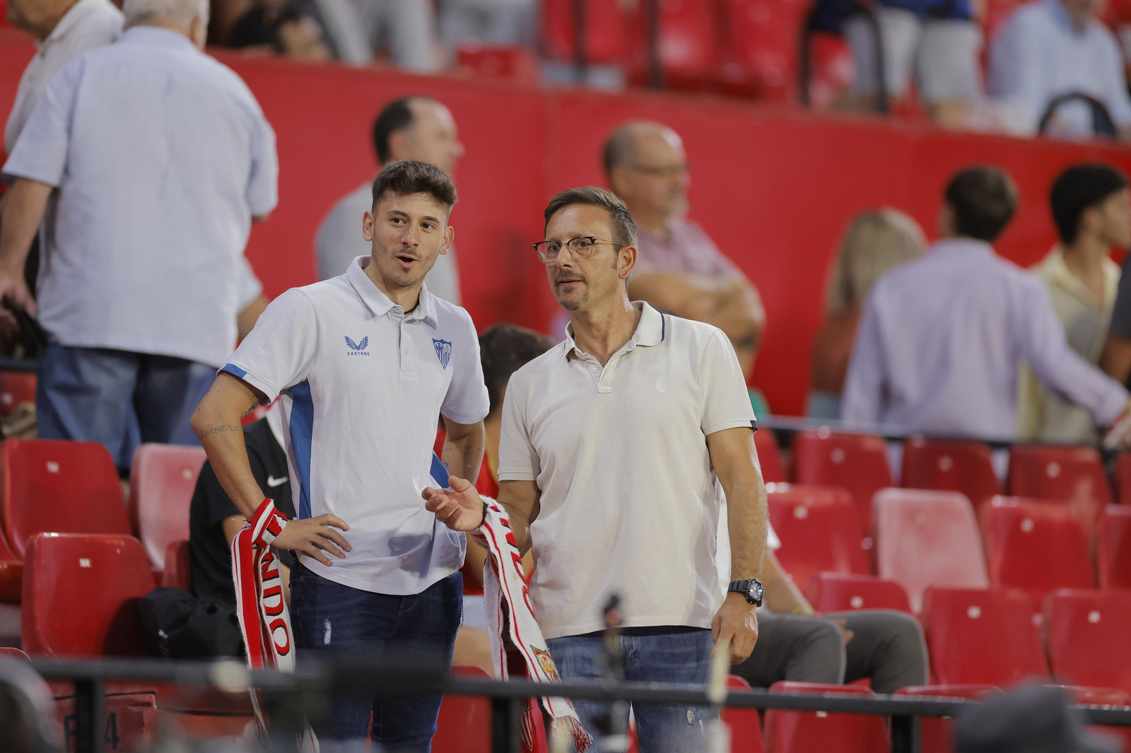 Búscate en las fotos del Sevilla-Lens