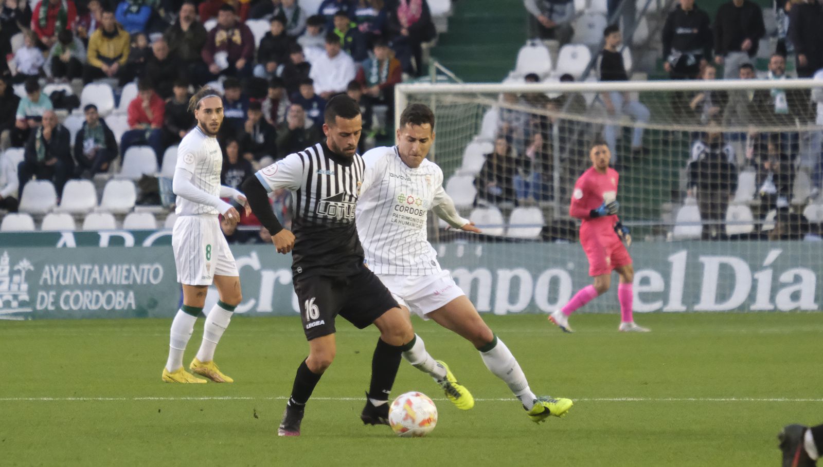 Las imágenes de la derrota del Córdoba CF ante la Balona en El Arcángel