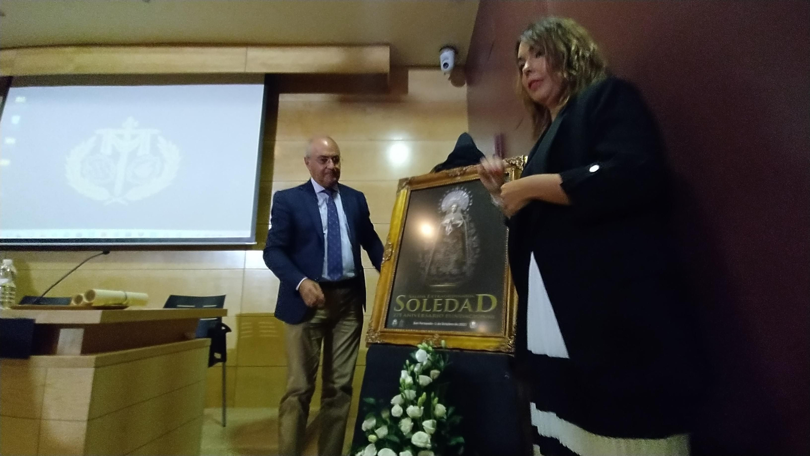 Homenaje a los hermanos más antiguos de la Soledad en San Fernando
