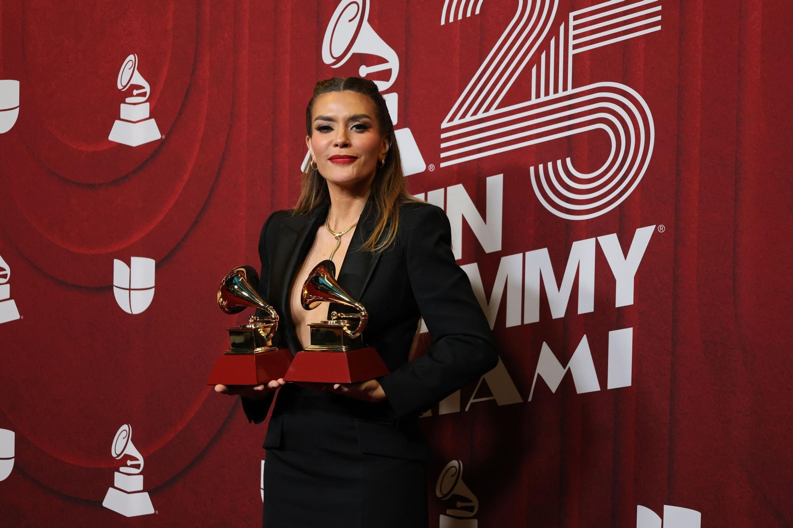 Todos los famosos, tendencias y curiosidades en la alfombra roja de la 25 edición de los Grammy Latinos