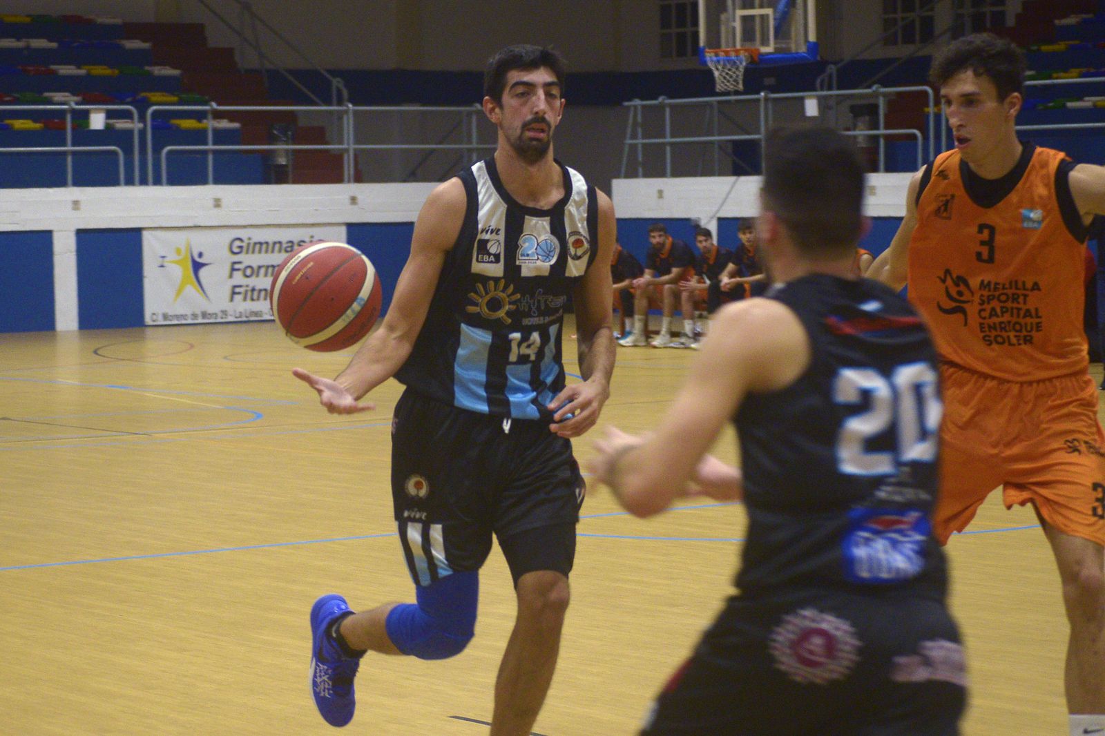 Fotos del partido entre Unión linense de baloncesto-Melilla