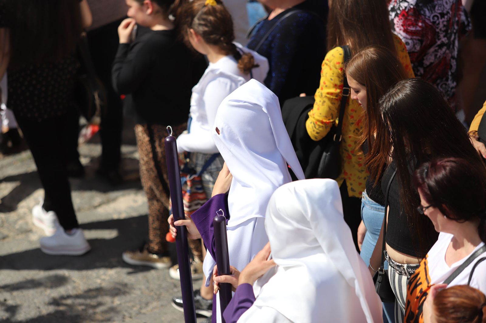 Imágenes del recorrido de la Hermandad del Cristo Cautivo de Huelva