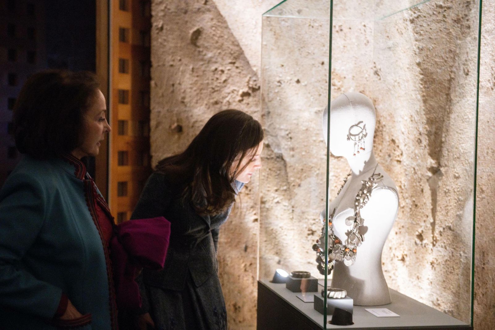 La visita de la reina Letizia, en imágenes