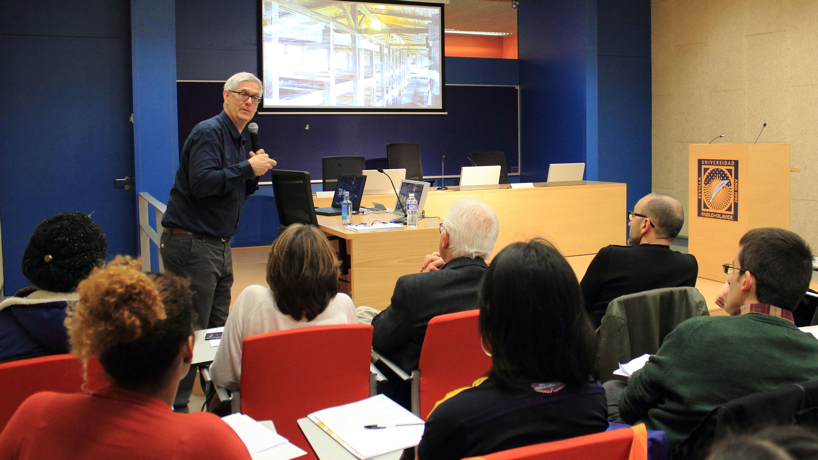 Xavier Roige Ventura fue el primer ponente del encuentro en la UPO.