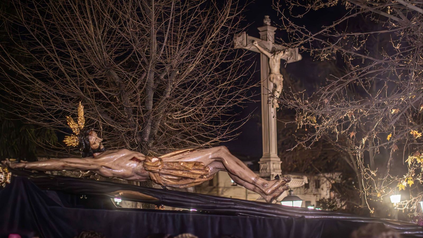 Rezo del Santo Vía Crucis de la Hermandad de los Favores de Granada, Cuaresma 2024
