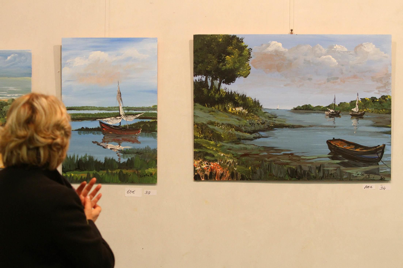 Imágenes de la Inauguración de la exposición del taller de arteterapia de Aramburu en la sala de la Caja Rural del Sur