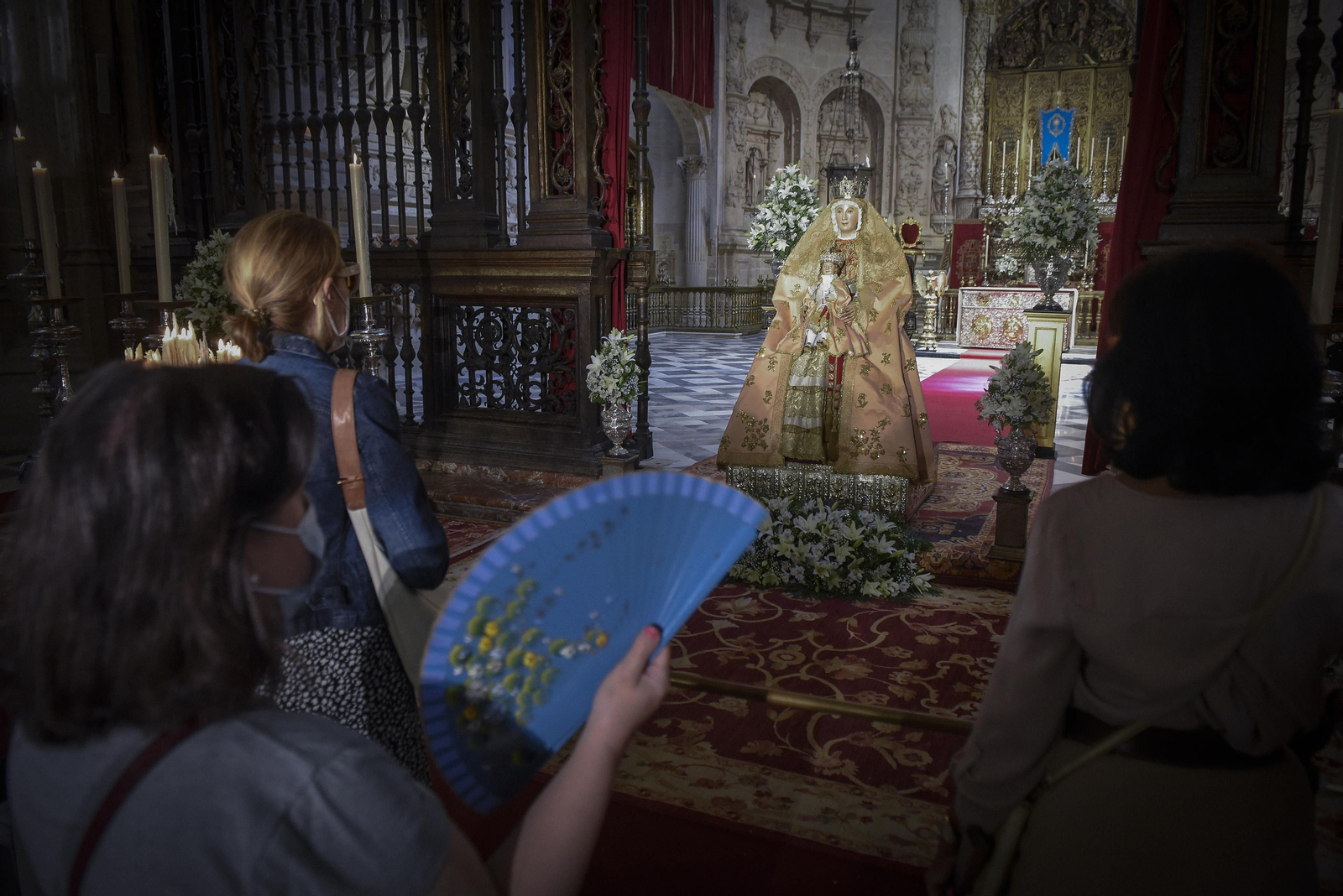 Besamanos de la Virgen de los Reyes