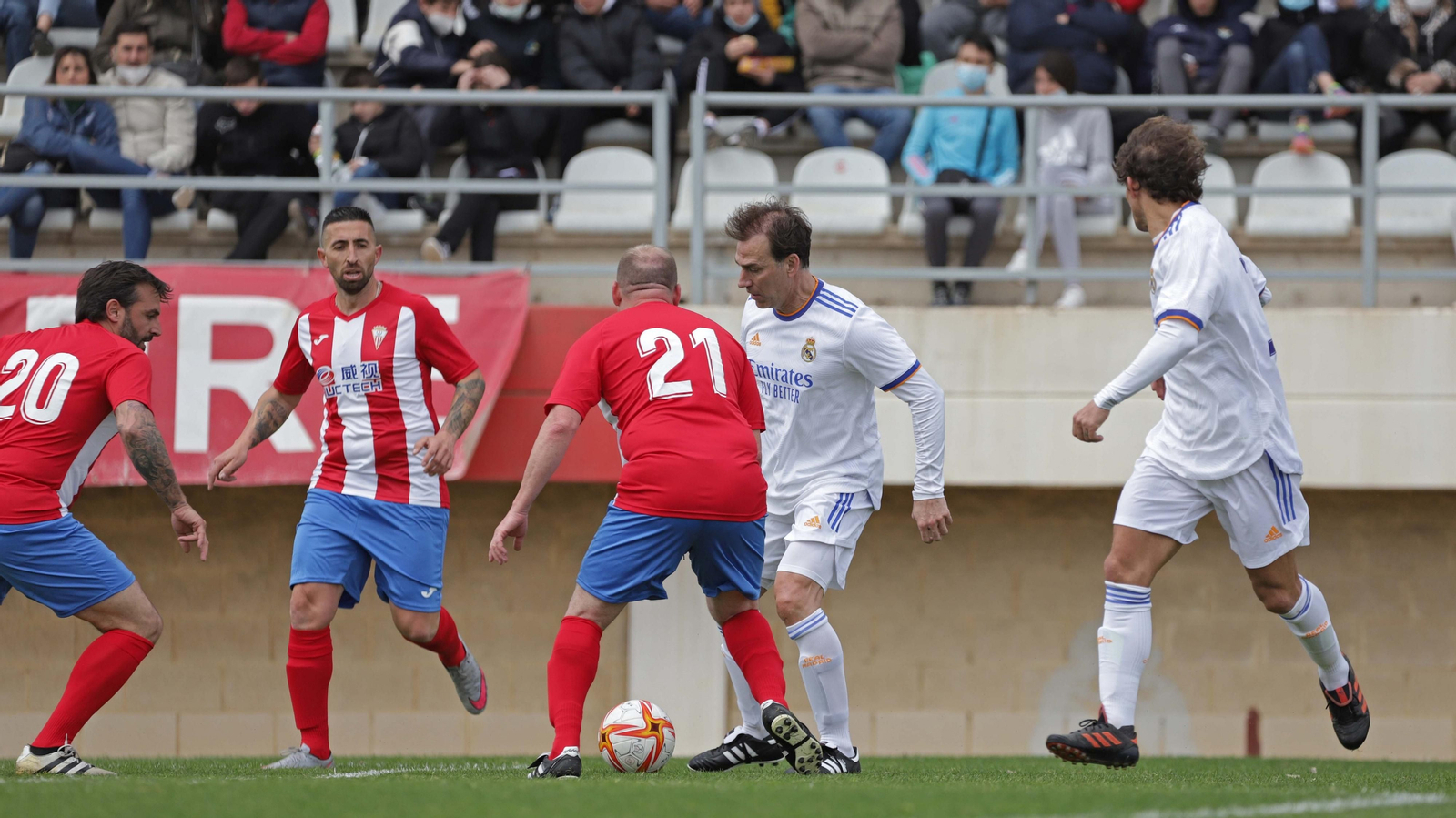 La mejores fotos del Algeciras - Real Madrid veteranos