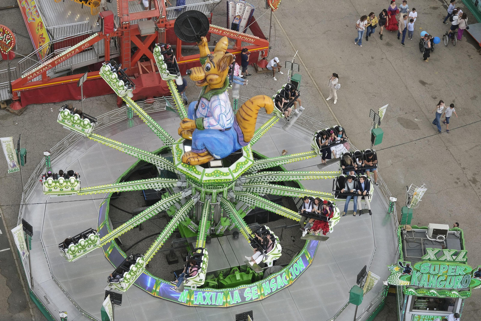 Ambiente un viernes de feria. La calle del infierno