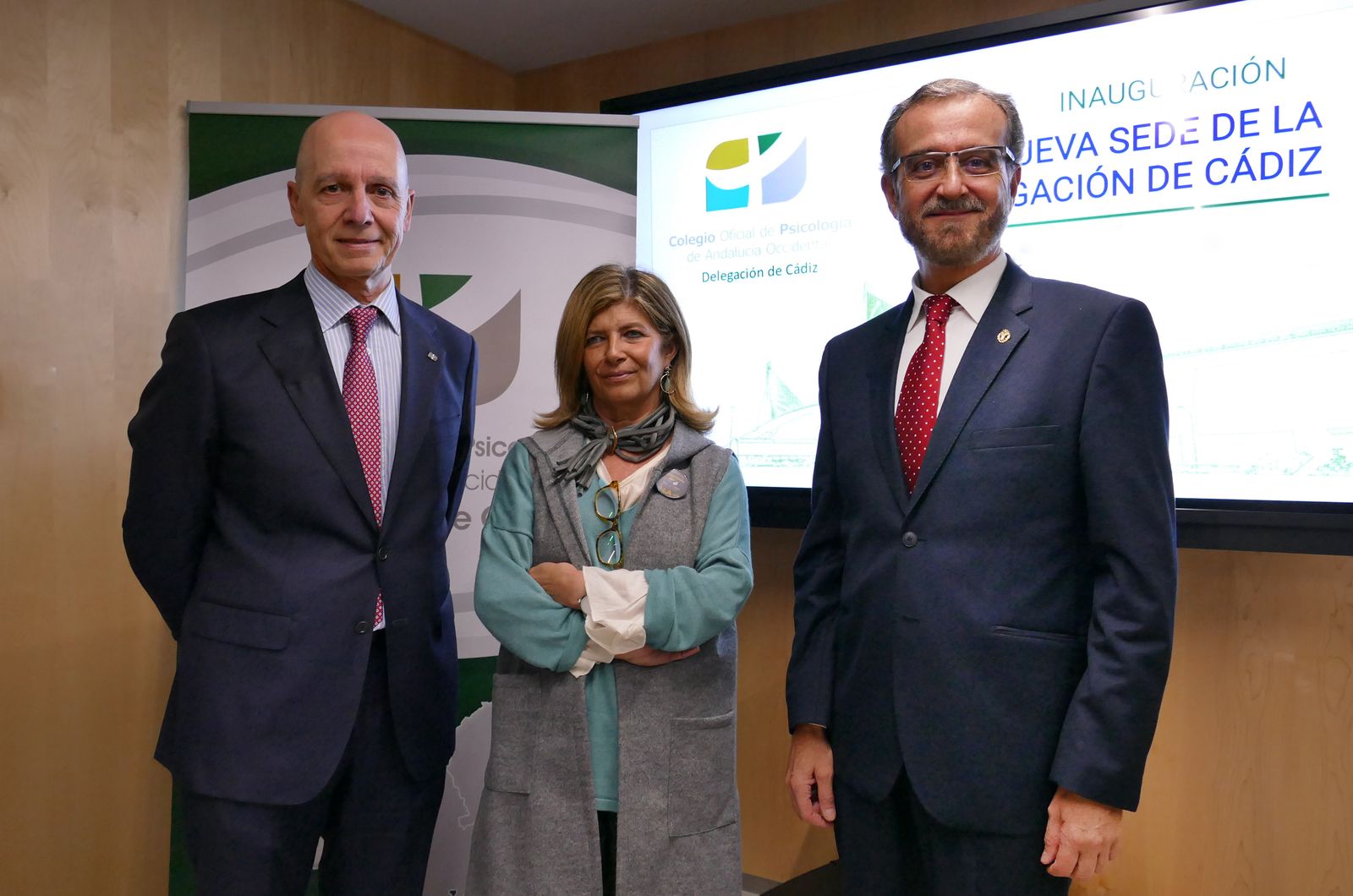 Jerónimo Acosta, María Isabel Paredes y  José Tenorio en la inauguración.