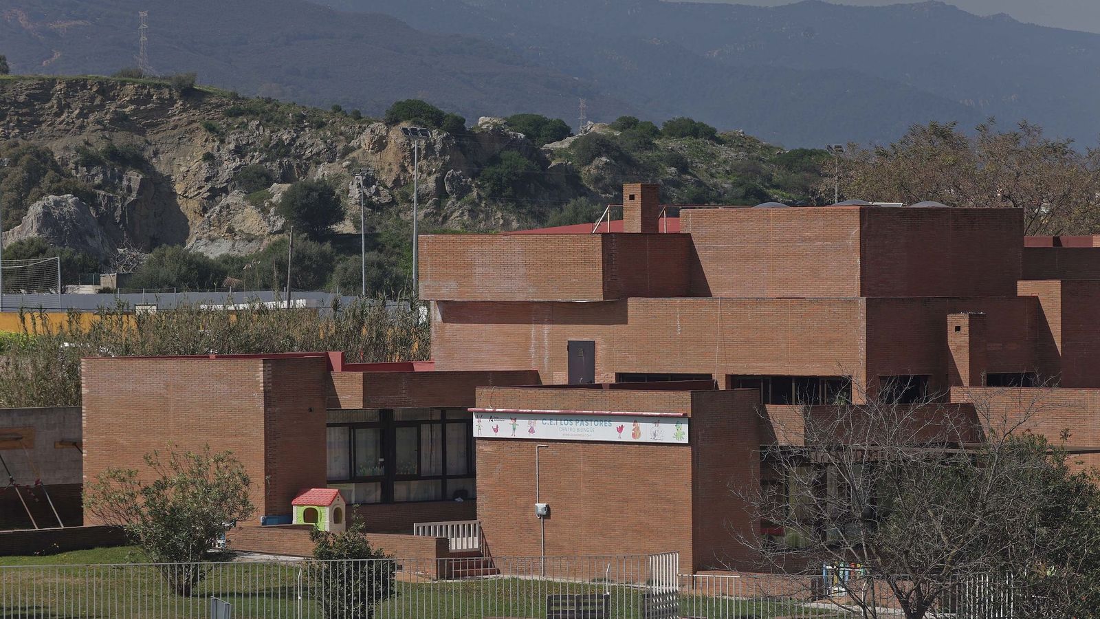 Detalle de los módulos del edificio y uno de los patios.
