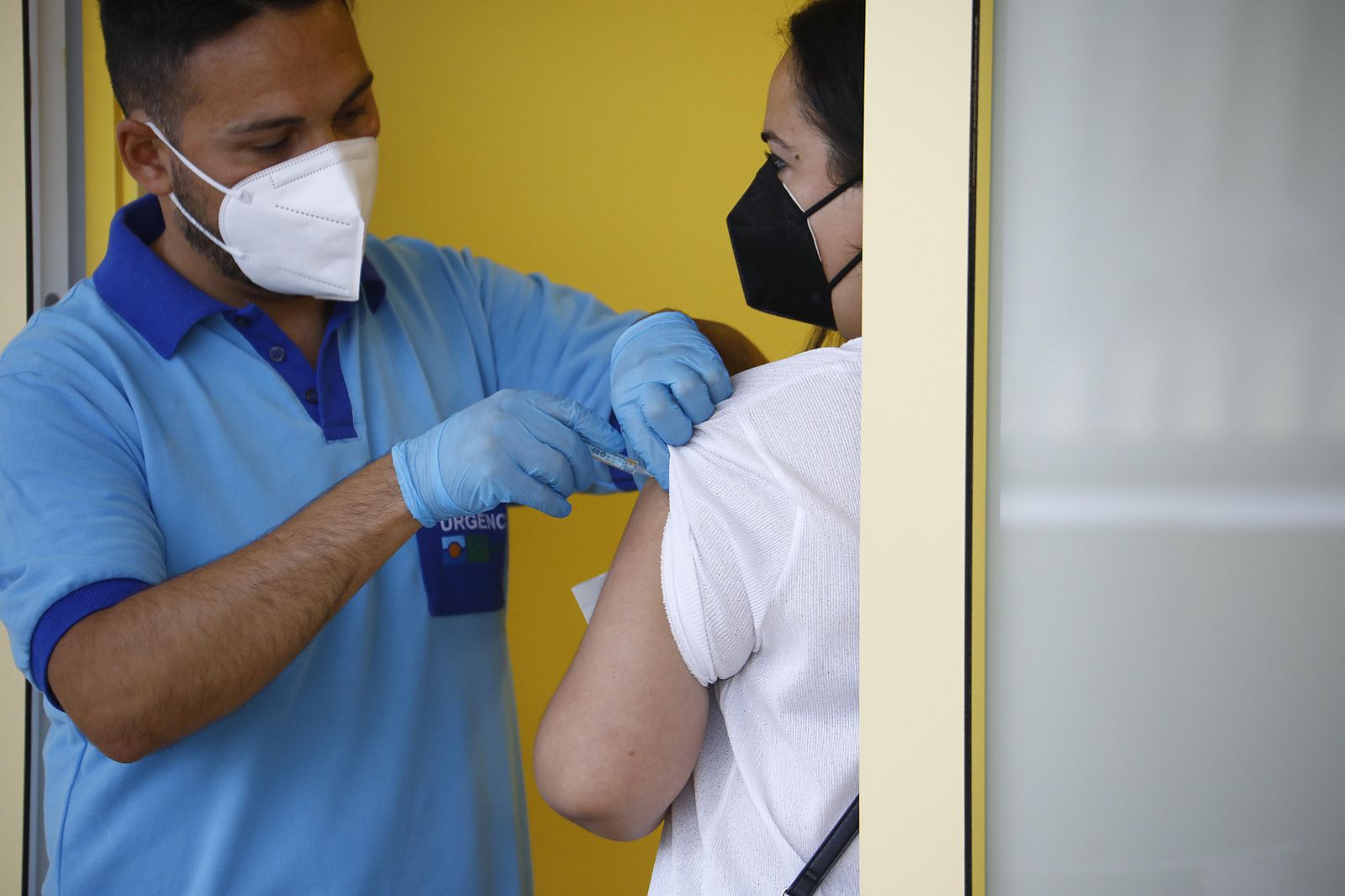 La vacunación del profesorado contra el coronavirus, en imágenes