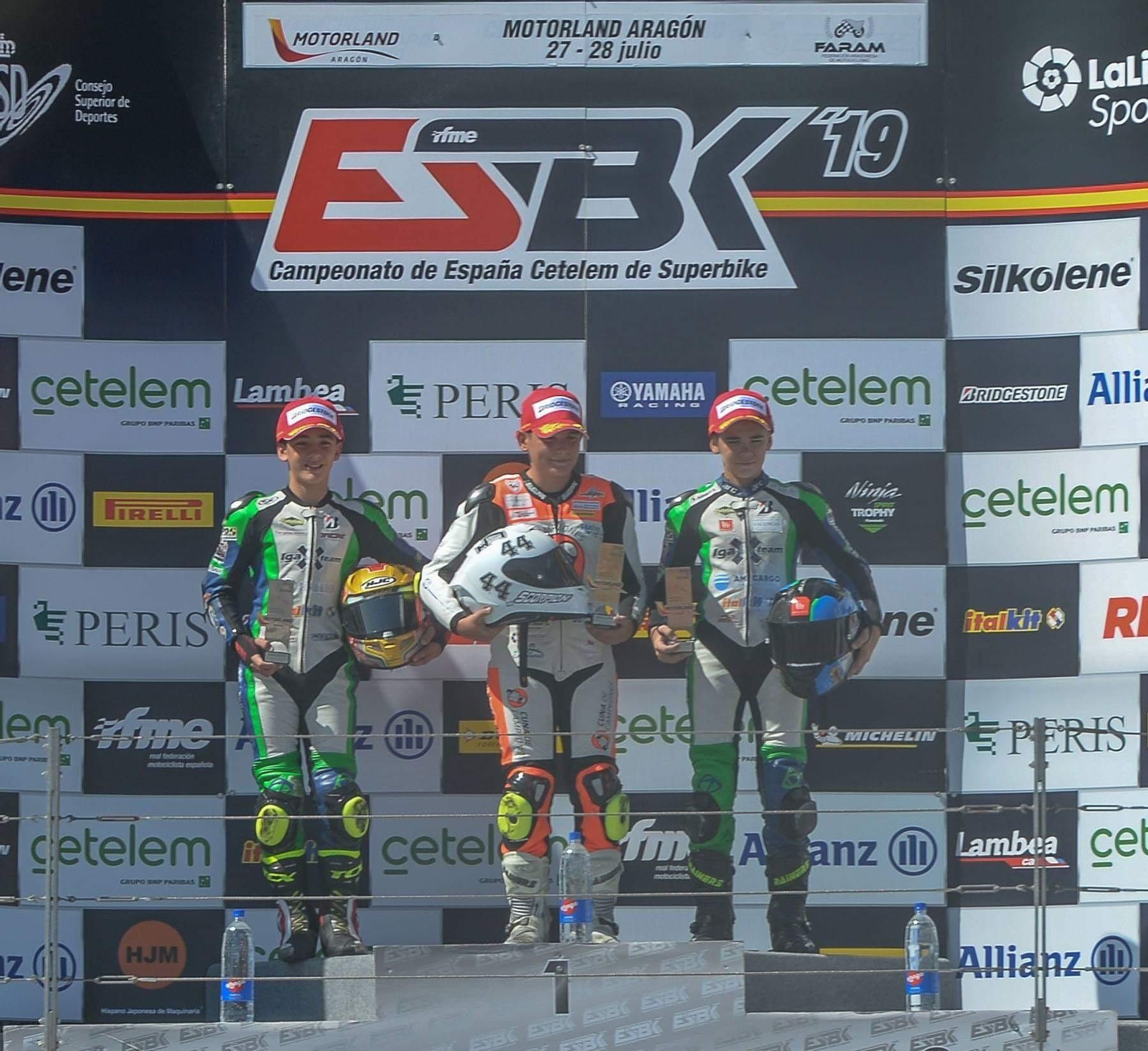 Hugo Millán, en el podio de Motorland