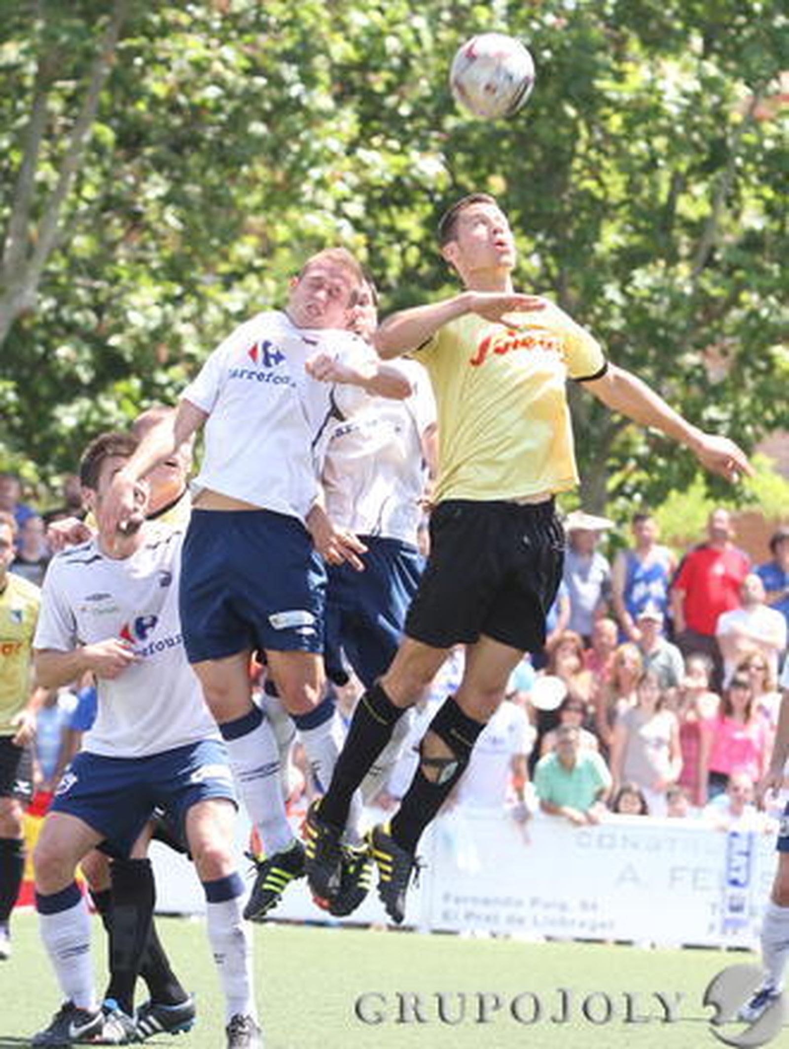 El ascenso tendrá que esperar para el Atlético Sanluqueño, que cayó por 2-0 ante el Prat.

Foto: LOF