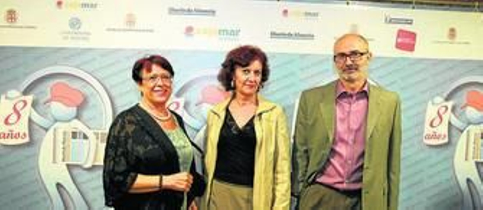 Mercedes Rodríguez, Francisco Javier Rodríguez y Mari Salinas nos acompañaron en nuestro octavo  cumpleaños y, como no, inmortalizaron su paso por esta cita con una fotografía en nuestro photocall.
