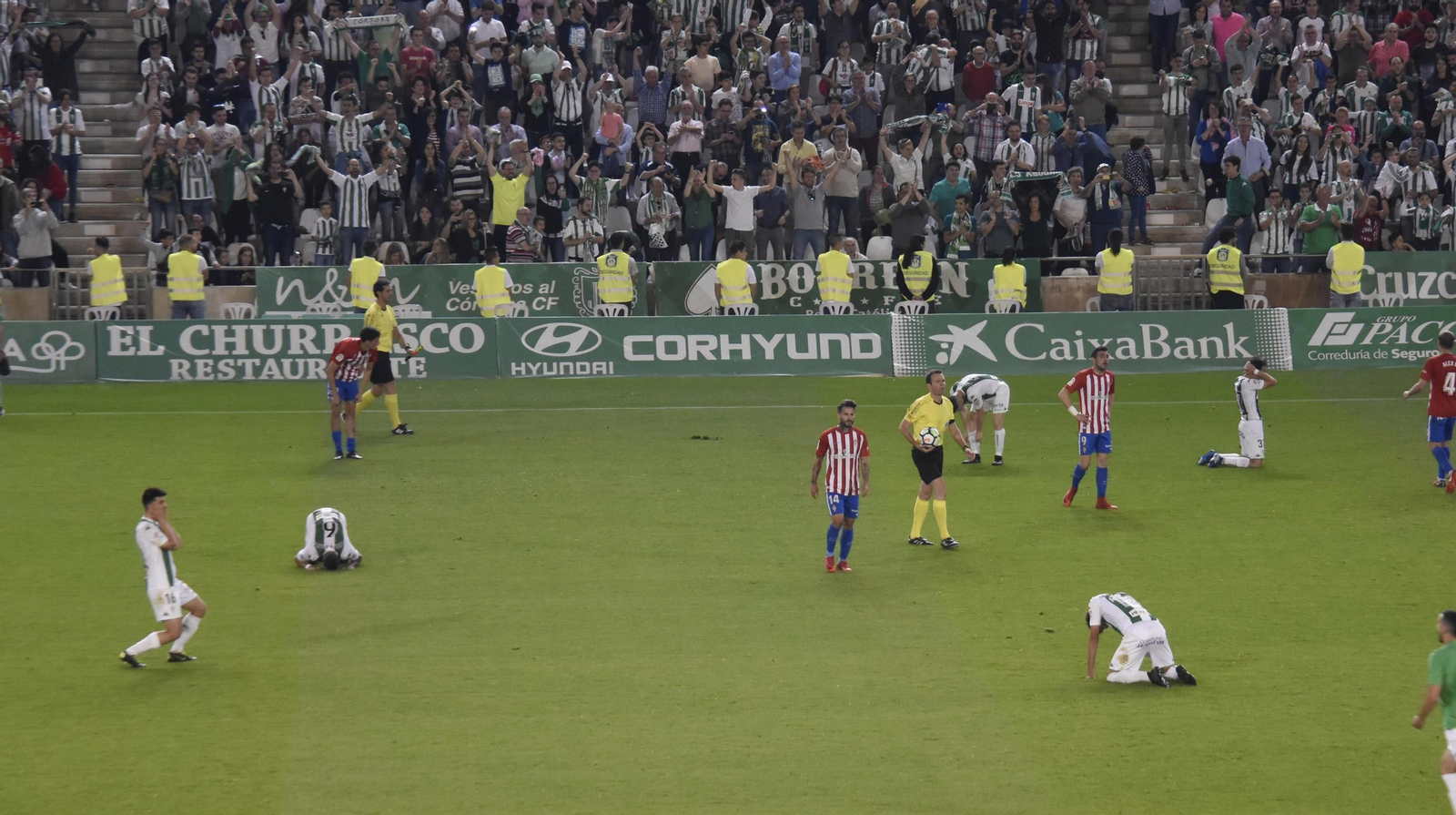 El Córdoba CF-Sporting de Gijón, en imágenes