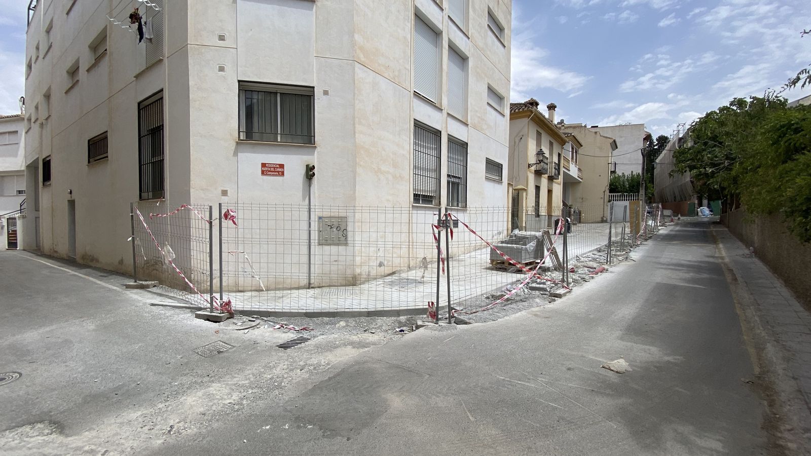 Imagen de las actuaciones llevadas a cabo en la calle Campanario de Cájar