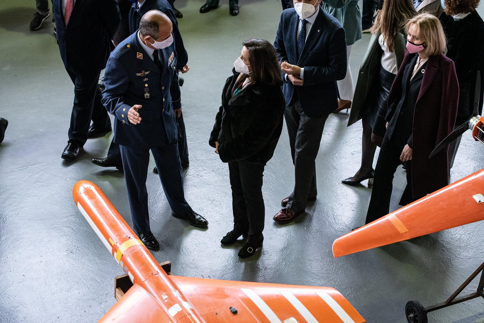 Imágenes de la visita de la Ministra de Defensa Margarita Robles a las instalaciones del INTA