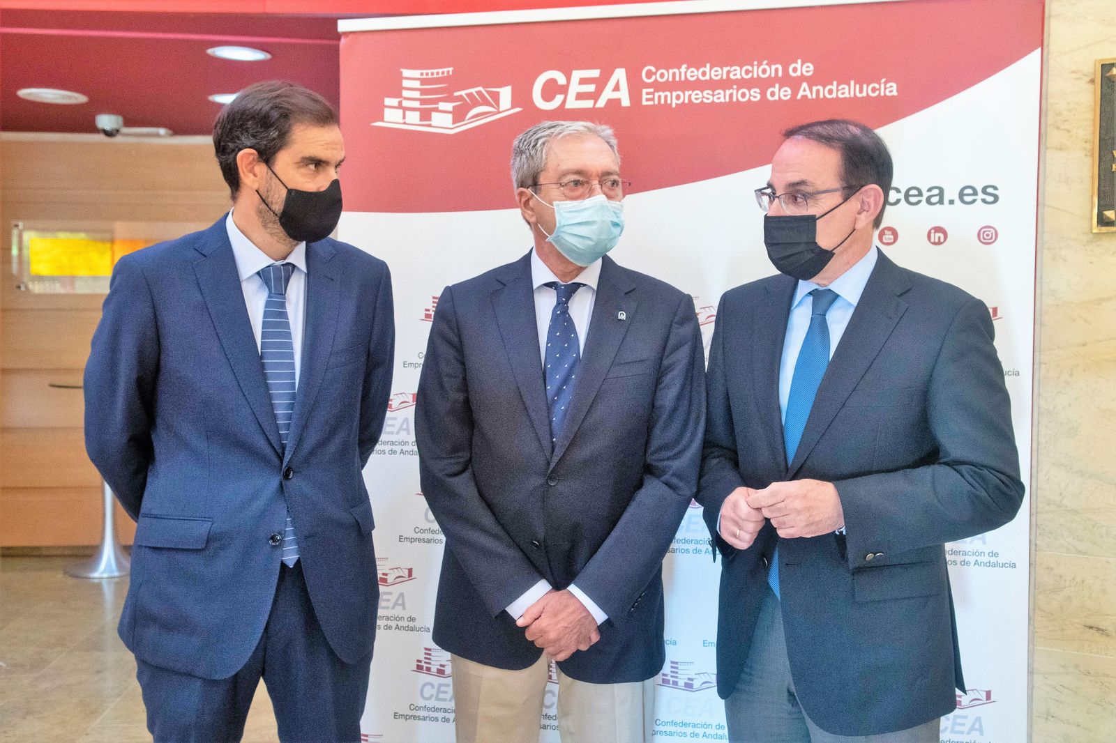 Jorge Romero, Rogelio Velasco y Javier González de Lara, en la CEA, en Sevilla.