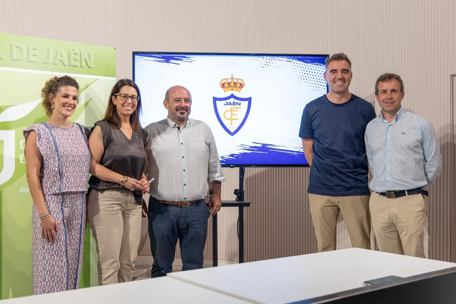 Beatriz López, África Colomo, Sebastián Moya, Fran Anera y Julio Millán, en la presentación.