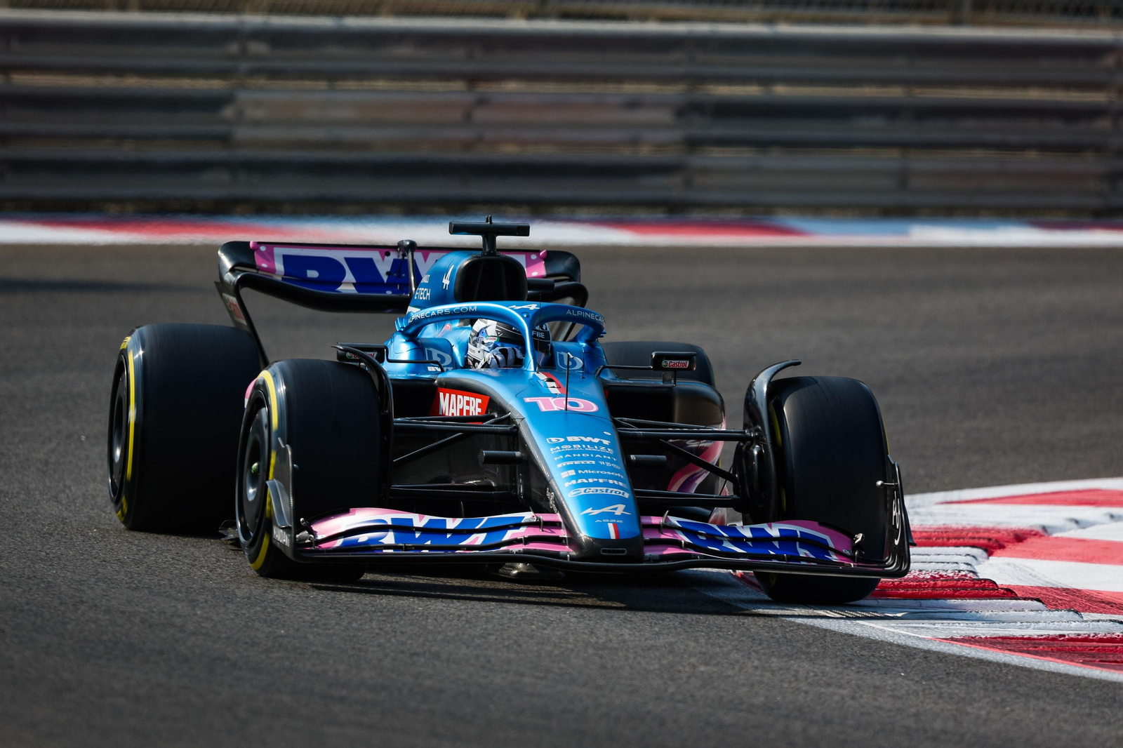 Las escuderías de  Fórmula uno se prueban tras el fin de temporada