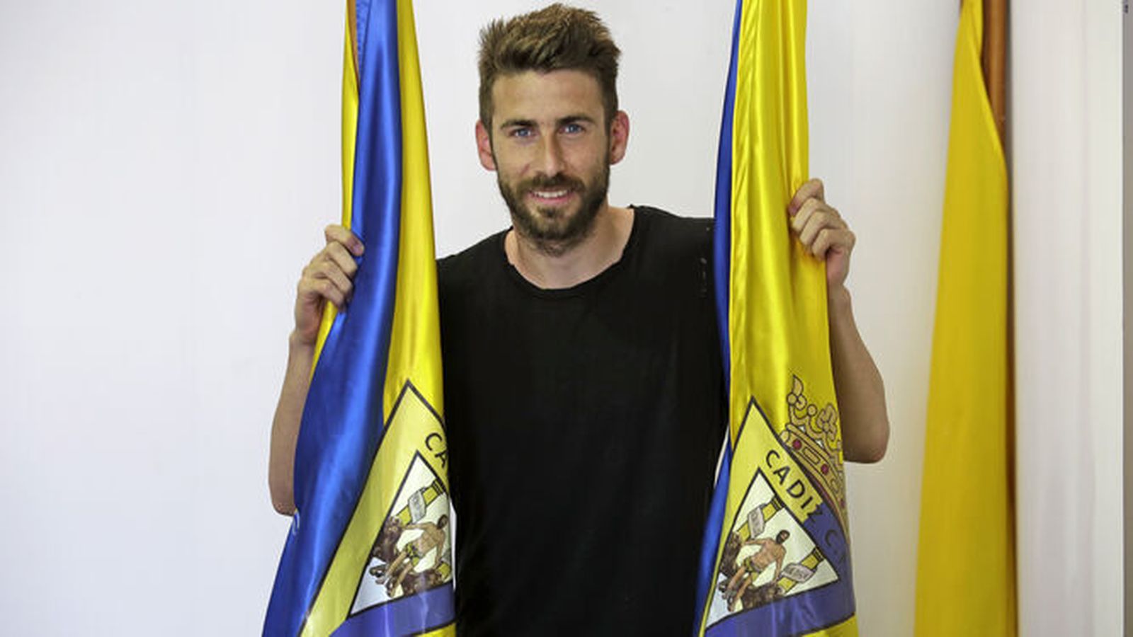 El futbolista del Cádiz CF José Mari será homenajeado en la Gala del Día de Rota.