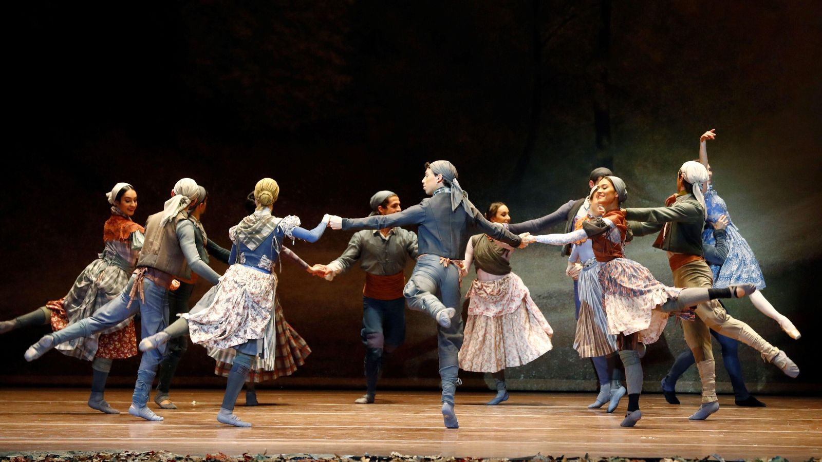 Joaquín de Luz dirige esta 'Giselle' que se inspira en Aragón y Bécquer.