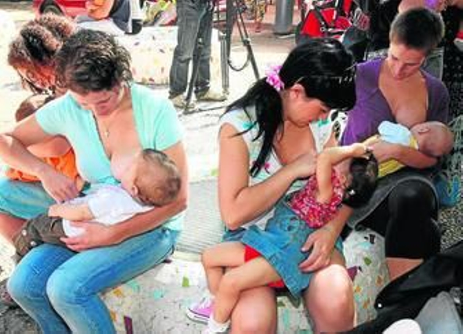 La movilización estuvo organizada por la asociación Mamilactancia.