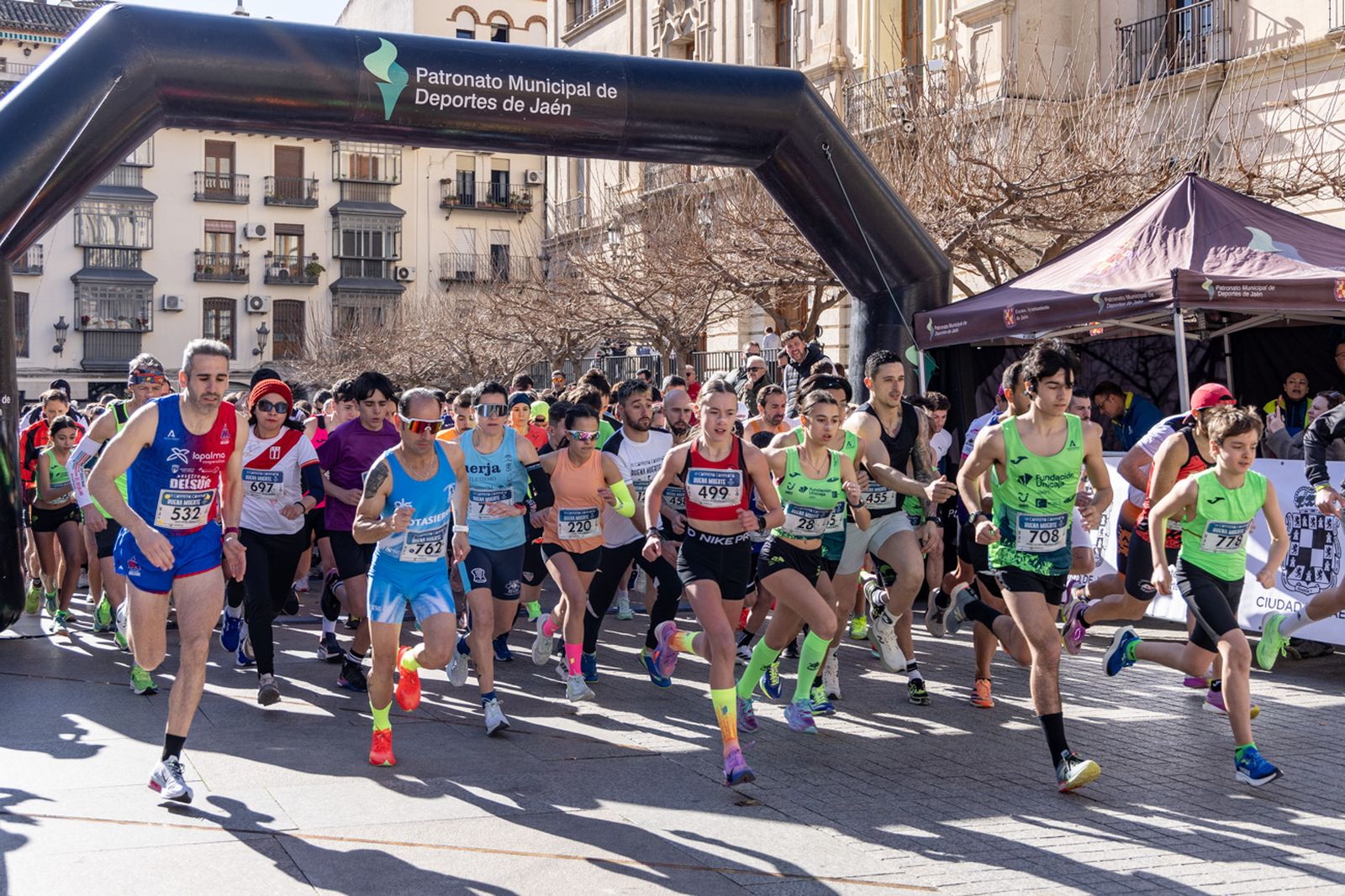 En imágenes: deporte y solidaridad se dan la mano en la VI Carrera-Caminata de la Hermandad de la Buena Muerte (1)