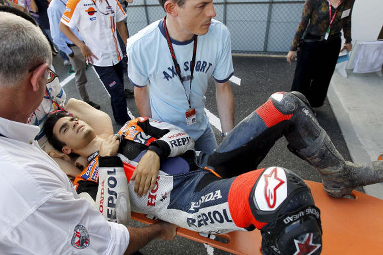 Pedrosa se rompe la clavícula en los libres